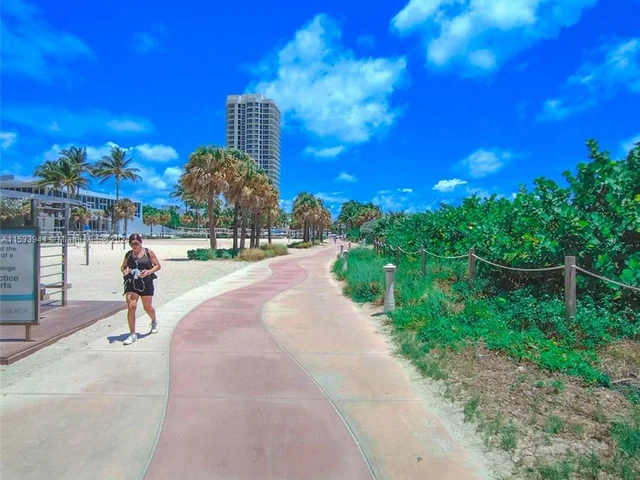 8040 Tatum Waterway Dr # 8040, Miami Beach FL 33141