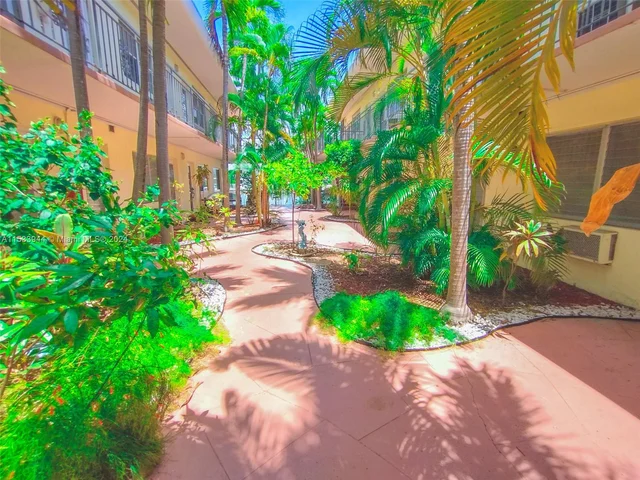 8040 Tatum Waterway Dr # 8040, Miami Beach FL 33141