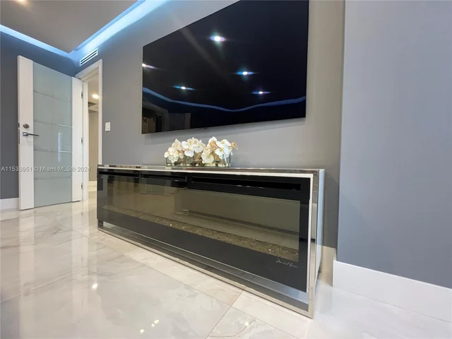 1985 S Ocean Dr, Hallandale Beach FL 33009