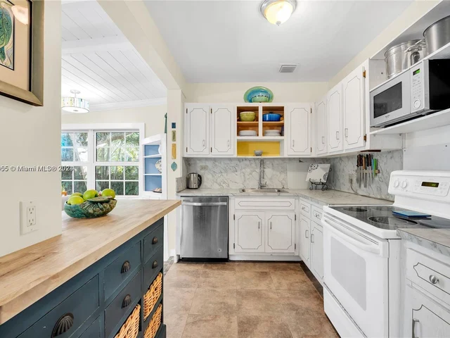 2925 SW 30th Ct # 0, Miami FL 33133