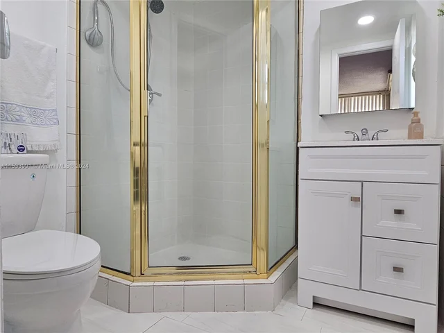 6831 W 14th Ct # 405, Hialeah FL 33014