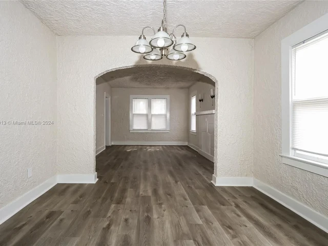 523 Plymouth Rd, West Palm Beach FL 33405