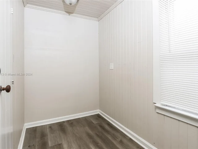 523 Plymouth Rd, West Palm Beach FL 33405