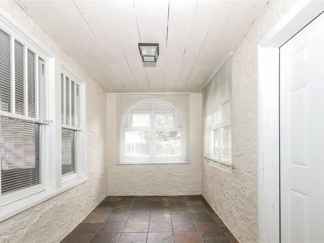 523 Plymouth Rd, West Palm Beach FL 33405