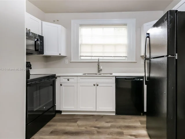 523 Plymouth Rd, West Palm Beach FL 33405