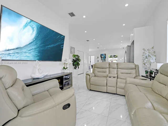 1460 NW 51st St, Miami FL 33142