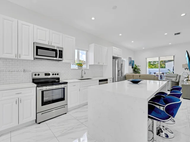 1460 NW 51st St, Miami FL 33142