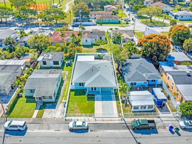 1460 NW 51st St, Miami FL 33142