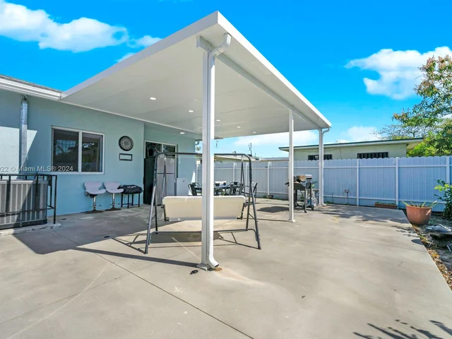 1460 NW 51st St, Miami FL 33142