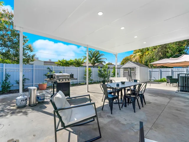 1460 NW 51st St, Miami FL 33142