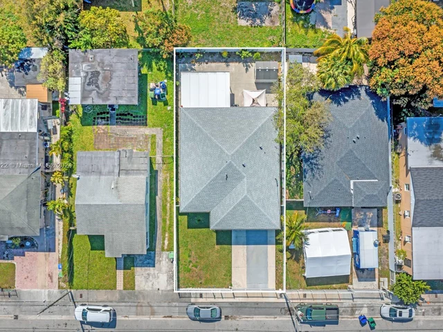 1460 NW 51st St, Miami FL 33142