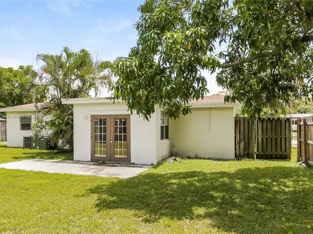 4721 NW 12th St, Lauderhill FL 33313