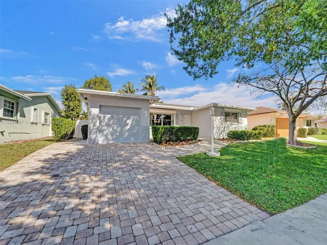 307 SE 4th St, Dania Beach FL 33004