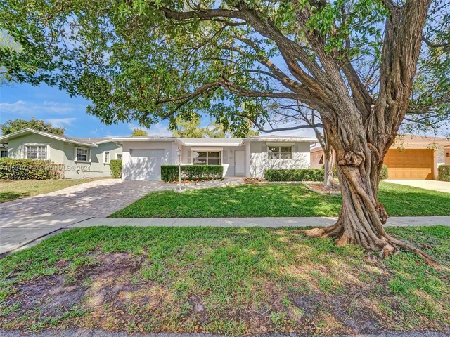 307 SE 4th St, Dania Beach FL 33004