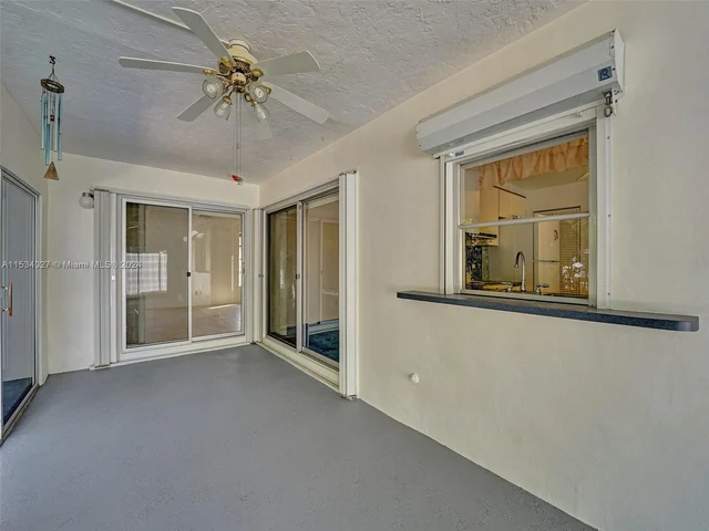 307 SE 4th St, Dania Beach FL 33004