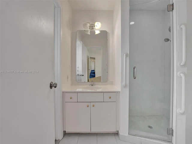 307 SE 4th St, Dania Beach FL 33004