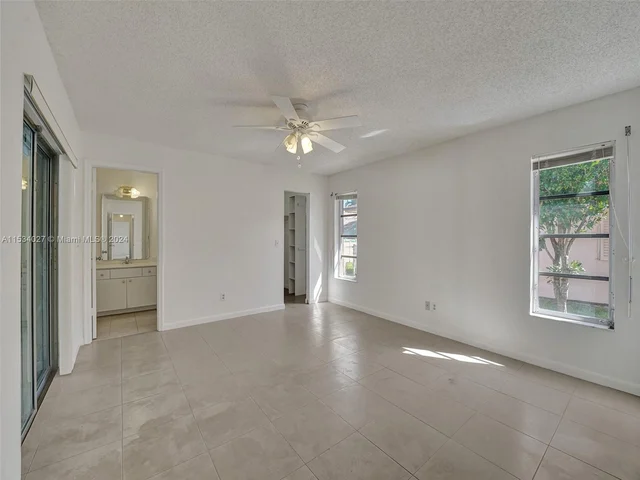 307 SE 4th St, Dania Beach FL 33004