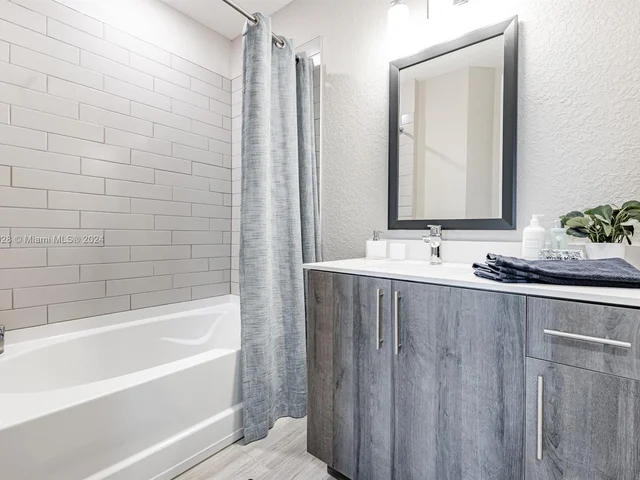 9375 W COMMERCIAL BLVD # 401, Tamarac FL 33351