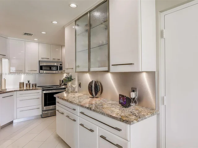 6778 Versailles Ct, Lake Worth FL 33467