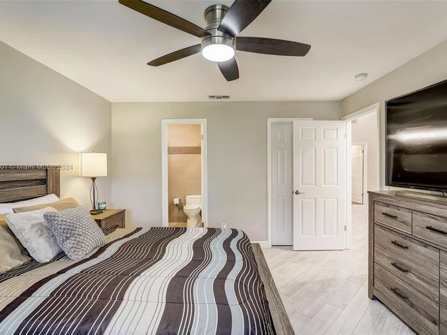 6778 Versailles Ct, Lake Worth FL 33467