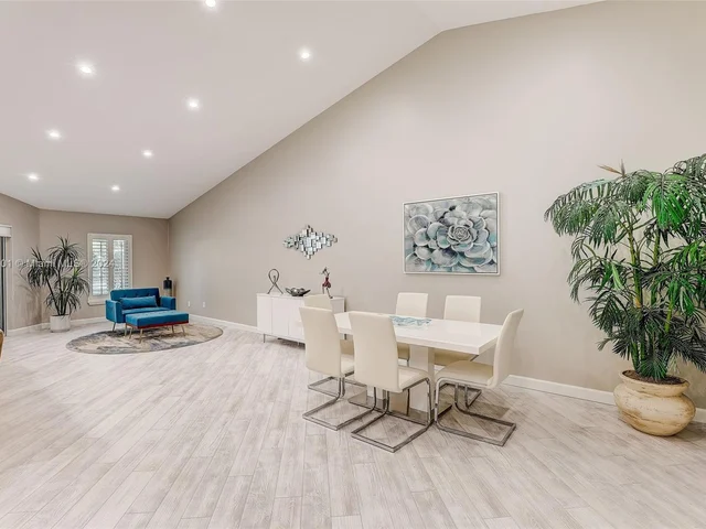 6778 Versailles Ct, Lake Worth FL 33467