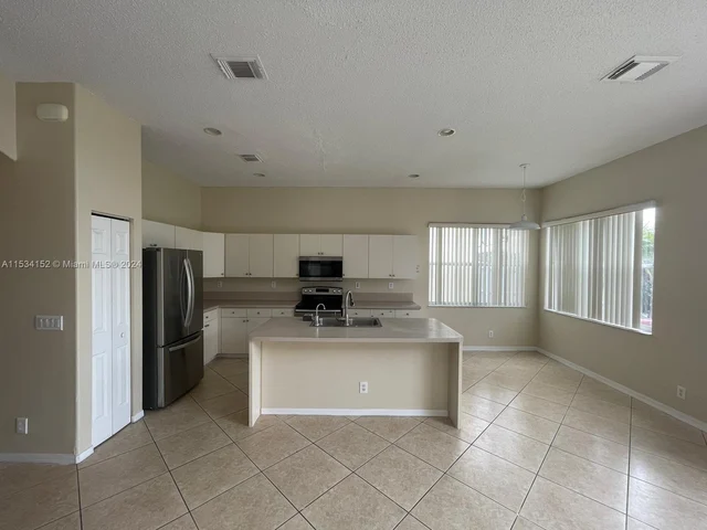 3750 SW 51st St, Hollywood FL 33312