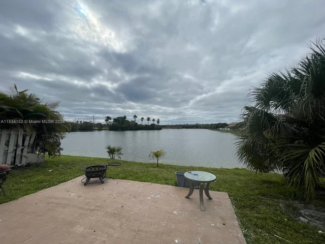 3750 SW 51st St, Hollywood FL 33312