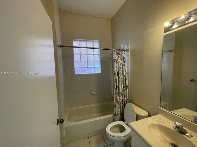 3750 SW 51st St, Hollywood FL 33312