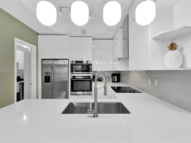 6750 NW 109th Ct, Doral FL 33178