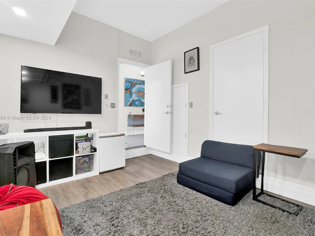 6750 NW 109th Ct, Doral FL 33178