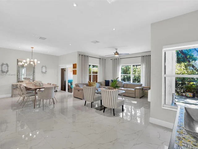 6750 NW 109th Ct, Doral FL 33178