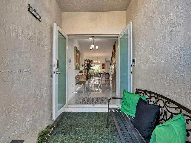 6750 NW 109th Ct, Doral FL 33178