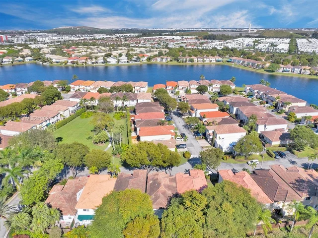 6750 NW 109th Ct, Doral FL 33178