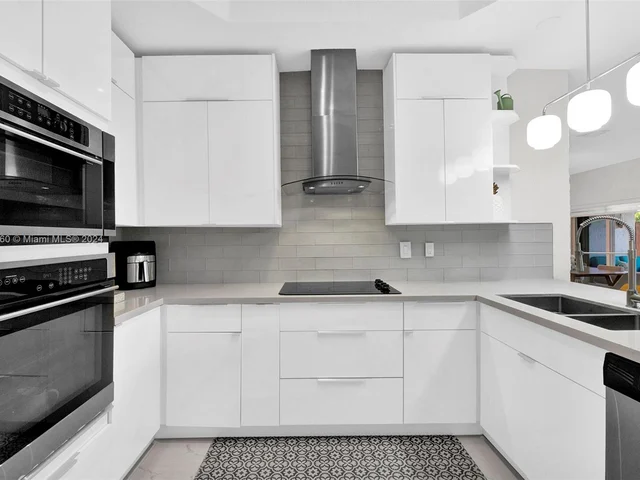 6750 NW 109th Ct, Doral FL 33178