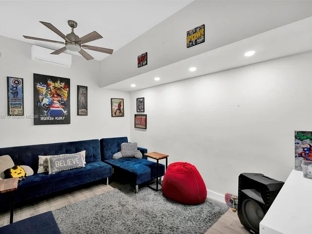 6750 NW 109th Ct, Doral FL 33178