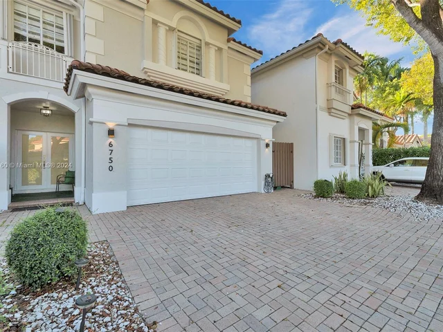 6750 NW 109th Ct, Doral FL 33178