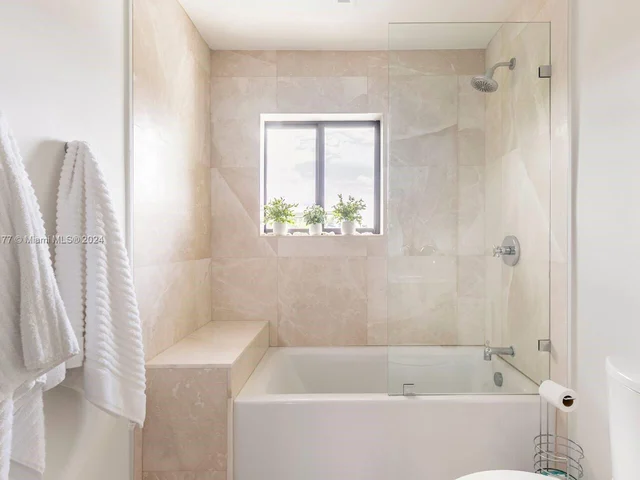 2809 NE 14th Ave, Wilton Manors FL 33334