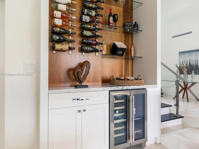 2809 NE 14th Ave, Wilton Manors FL 33334