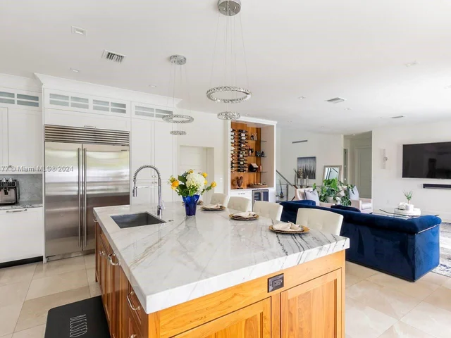 2809 NE 14th Ave, Wilton Manors FL 33334