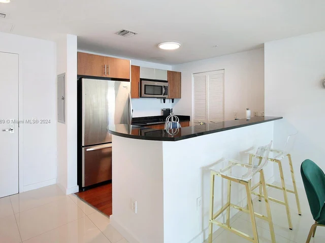 300 S Biscayne Blvd # 2312, Miami FL 33131