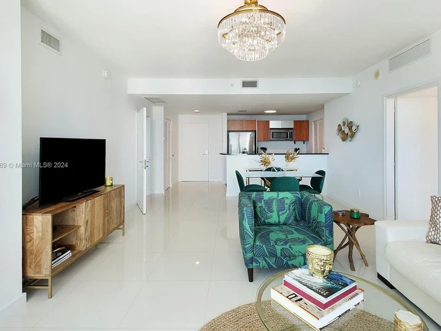 300 S Biscayne Blvd # 2312, Miami FL 33131