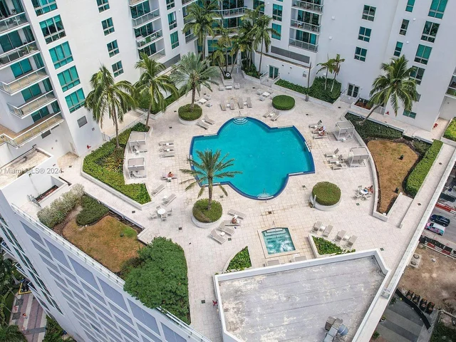 300 S Biscayne Blvd # 2312, Miami FL 33131