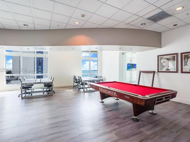 300 S Biscayne Blvd # 2312, Miami FL 33131