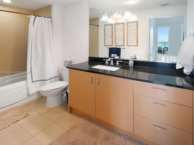 300 S Biscayne Blvd # 2312, Miami FL 33131