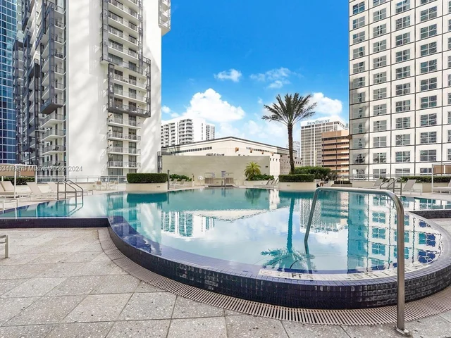 300 S Biscayne Blvd # 2312, Miami FL 33131