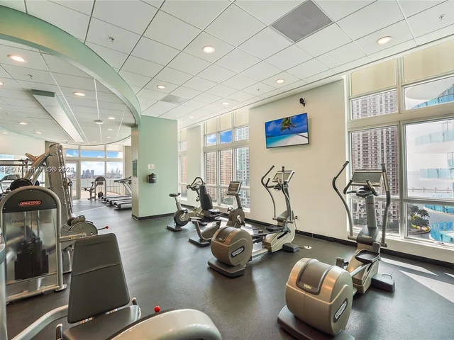 300 S Biscayne Blvd # 2312, Miami FL 33131