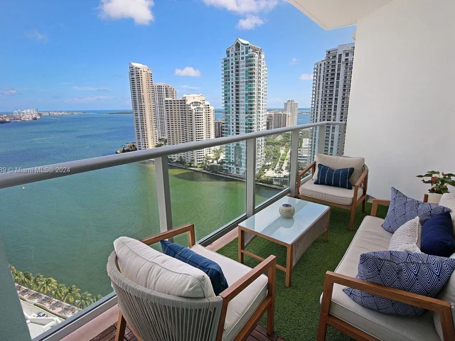 300 S Biscayne Blvd # 2312, Miami FL 33131