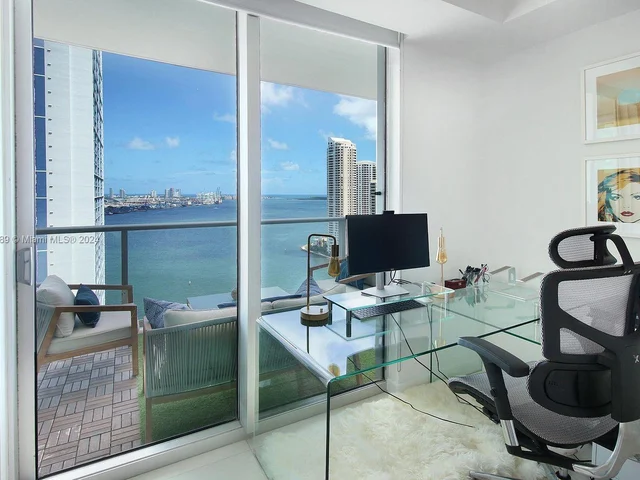 300 S Biscayne Blvd # 2312, Miami FL 33131