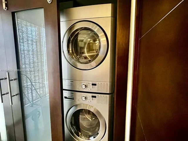 808 Brickell Key Dr # 1508, Miami FL 33131