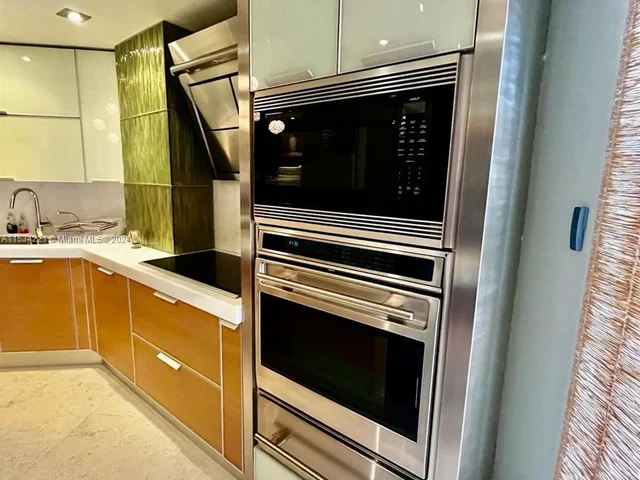 808 Brickell Key Dr # 1508, Miami FL 33131